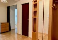 Neuer Preis - 3 getrennte Zimmer mit großer Loggia zum Innenhof