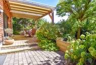 Mit (Sonnen)SCHIRM, CHARME und (Wasser)MELONE: Einfamilienhaus mit Pool und Fernblick am Ölberg