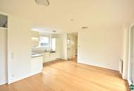 Moderner 2,5-Zimmer-Neubau mit sehr großem Garten