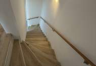 Modernes Doppelhaus mit Deckenkühlung in romantischer Lage!