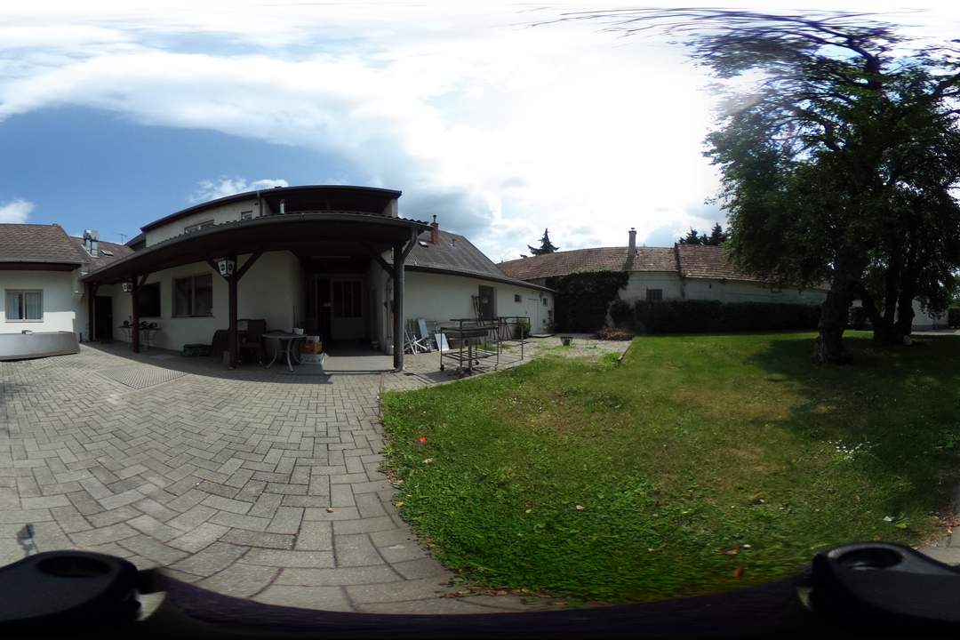 Gasthaus, Bar, Veranstaltungssaal, Wohnung und Nebengebäude