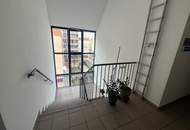 UNBEFRISTET - Helle 3-Zimmer Neubau Maisonette-Wohnung mit Wohnküche, Terrasse, Gartennutzung, Kellerabteil und Garagenplatz optional