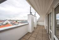 Sanierte Dachgeschoss Maisonette Wohnung mit 2 Terrassen inkl. 2 Stapelparker / ab sofort verfügbar