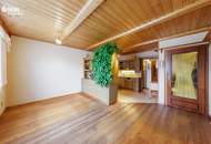 Einmalig attraktives Wohnhaus mit Traumgarten, Pool, Garagenplätzen und großen Nebengebäuden