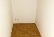 UNBEFRISTET - Generalsanierte 1-Zimmerwohnung mit Balkon Nähe Murpromenade!