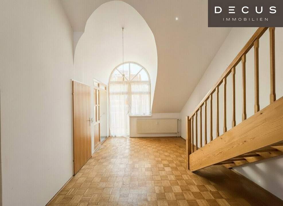 | CHARMANTE 3 ZIMMER-MAISONETTE-DACHGESCHOSSWOHNUNG MIT GALERIE | SONNIGER BALKON | CA. 80 m² | 4. OG | TEILWEISE SANIERUNGSBEDÜRFTIG | RUHIGER INNENHOF | IDEALE LAGE