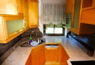 GEDIEGENES HAUS MIT ZWEI WOHNEINHEITEN UND GROSSEM GARTEN!