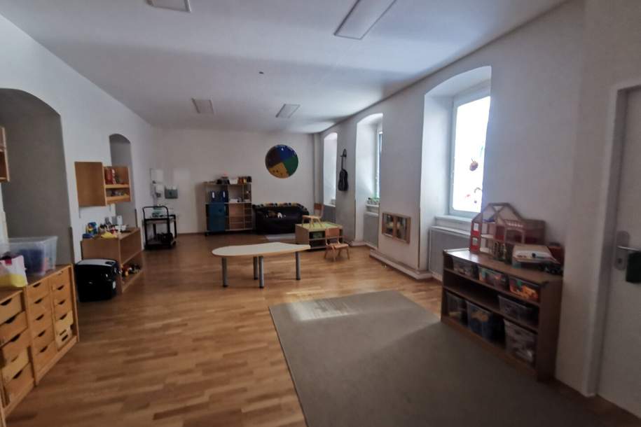 Gesamtes Haus - Komplett adaptiertes rd. 765 m2 Objekt für Kindergarten-Gruppen / Kinder-Tagesstätte / Praxisgemeinschaft, Gewerbeobjekt-miete, 9.166,66,€, 1170 Wien 17., Hernals