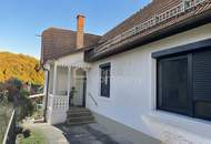 Umfassend saniertes Wohnhaus auf ca. 1.190 m² Grund mit XXL-Garten, Keller, Garagen, Ausbaupotenzial & ablösefreier Möblierung