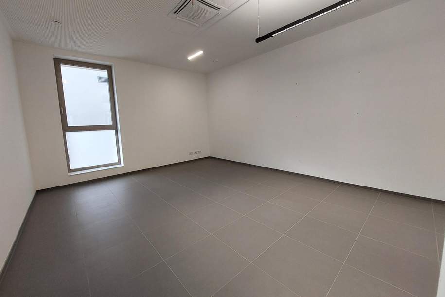 Praxis, Büro oder Geschäftsräumlichkeit im Erdgeschoss inkl. 1 TG Parkplatz - Top 5, Gewerbeobjekt-miete, 5280 Braunau am Inn