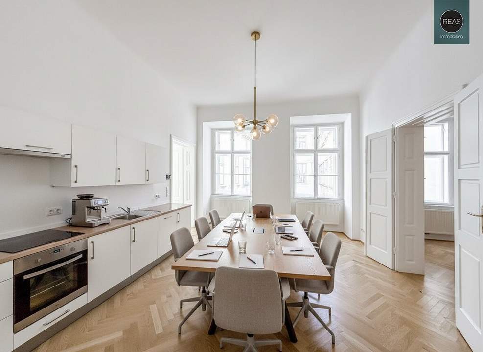 BÜRO in historischem Denkmal-Haus in Toplage der Innenstadt!