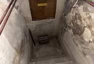 Renovierungsbedürftiges Einfamilienhaus im Zentrum von Knittelfeld mit Carports und Doppelgarage