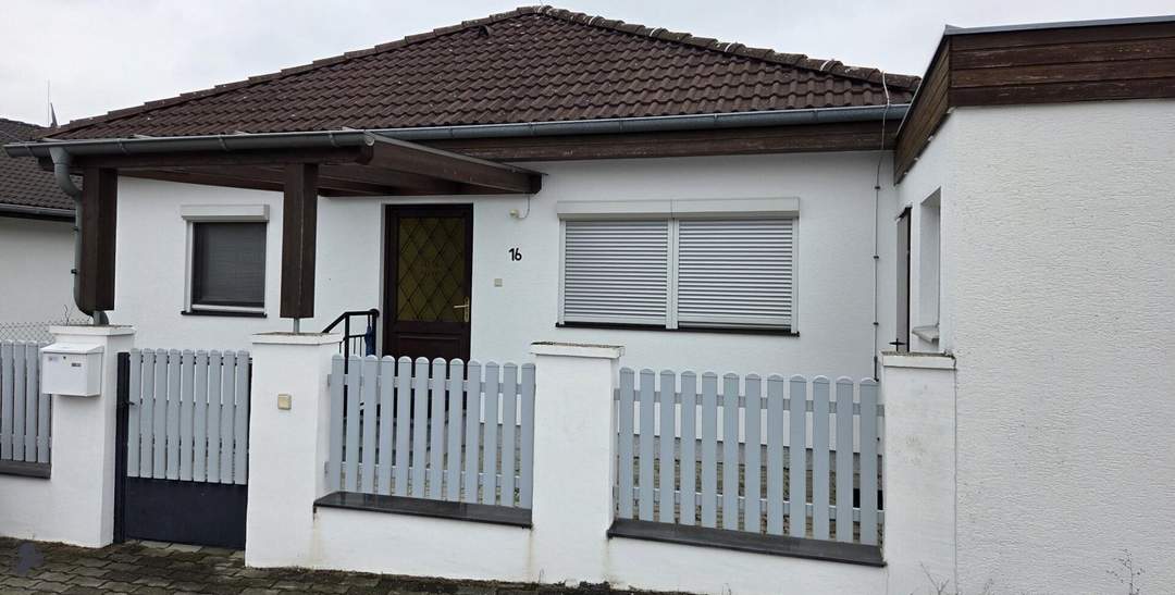 Charmantes Einfamilienhaus in Steinbrunn: Garten, Terrasse, Photovoltaik &amp; Klimaanlage ! Nur € 412.000,--!