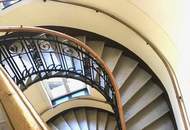 Aussergewöhnliche Loftwohnung im Dachgeschoss für jung gebliebene Künstler, Single, Paare und kleine Familie