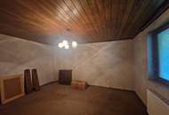 SANIERUNGSBEDÜRFTIGES LANDHAUS MIT TRAUMHAFTEM GARTEN SAMT ALTBAUMBESTAND IN ALLERBESTER WOHN- UND ZENTRUMSLAGE VON KIRCHBERG AM WAGRAM