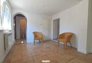 barrierefreies Stadthaus mit kleinem, grünen Innenhof