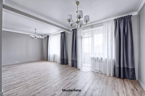 Wohnen mit Charakter: 93 m² große 3-Zimmer-Wohnung im Altbau