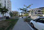 Ab 01.11.: Helle 2-Zimmer-Wohnung mit Balkon, Nähe U1 Rennbahnweg