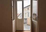 Repräsentative Altbauwohnung im Zentrum mit Balkon