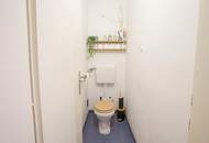 Großzügige Wohnung mit zwei Loggien, Dachterrasse und Einbauküche!