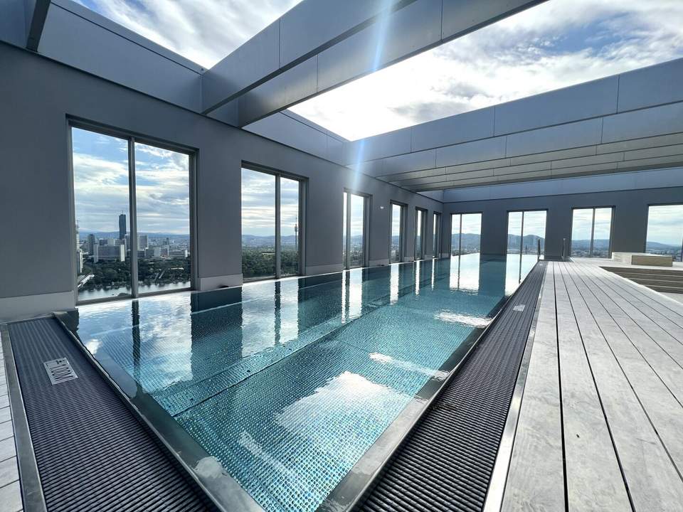 U-Bahn U1 Kagran - Sauna - Loggia - Fitnessraum - Deckenkühlung - Pool am Dach