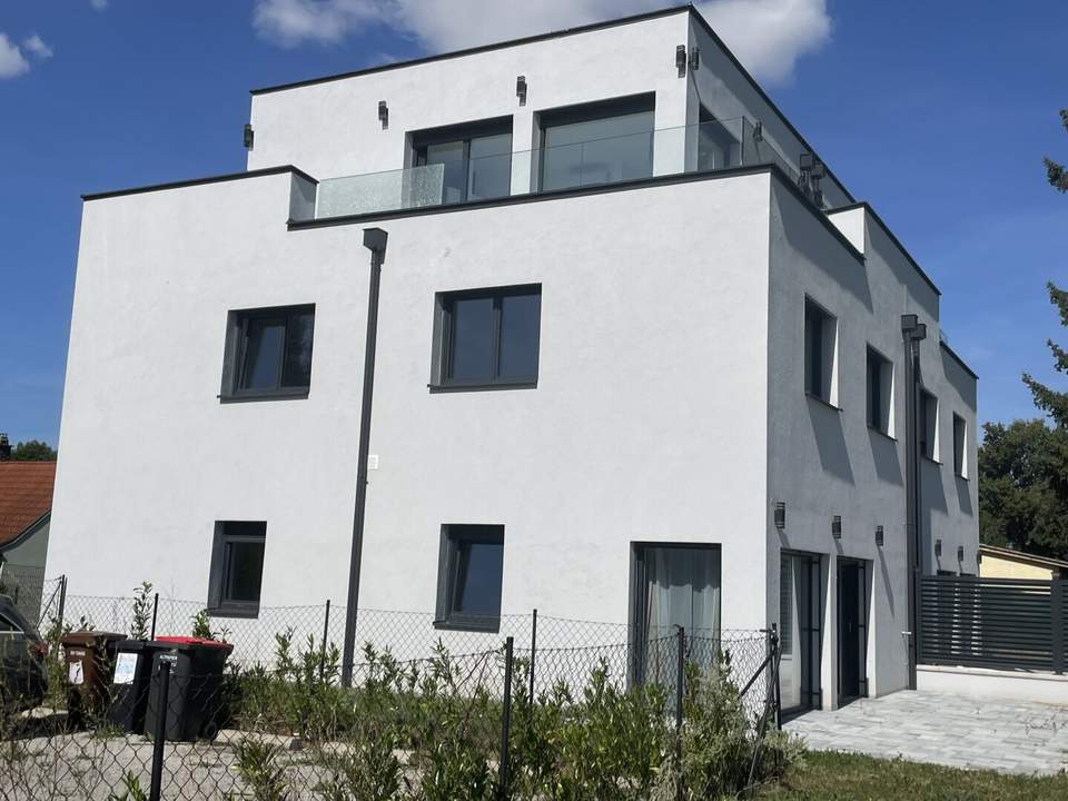 PROVISIONSFREI! Wunderschöne Doppelhaushälfte mit ca. 160m² Wfl., 5 Zi, Garten, Terrasse 2 Stellplätze in der Nähe von Wiener Neustadt