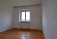 2.-3.Zi.-Wohnung mit Privatgarten, Garage, Holzlager und PKW Abstellplatz