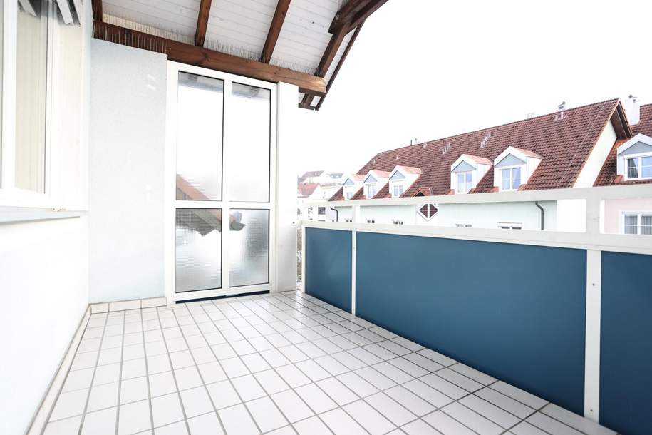 Lichtdurchflutete 4-Raum-Eigentumswohnung mit sonniger Loggia und TG-Stellplatz, Wohnung-kauf, 238.000,€, 4400 Steyr(Stadt)