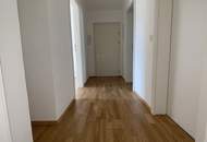Gemütliche 3- Zimmer Wohnung im Erdgeschoss bietet ein ideales Zuhause für kleine Familien oder Paare - inmitten einer grünen Umgebung ohne auf beste Infrastruktur verzichten zu müssen! Erstbezug nach Sanierung!