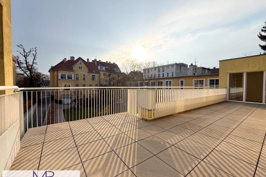 Ruhige, lichtdurchflutete 3-Zimmer-Dachgeschosswohnung mit zwei großzügigen Terrassen, Nähe U4 !, Wohnung-miete, 3.431,95,€, 1130 Wien 13., Hietzing