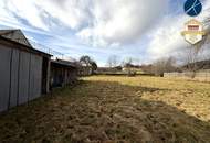 Sanierungsbedürftiges Landhaus mit großer GARTENFLÄCHE