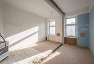 ++Q18++ Renovation-required 2.5-room old building flat with great conversion potential