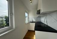 2 Zimmer Wohnung mit 2 Loggias. Neu renoviert.