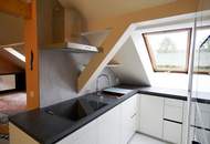 Dachgeschoß-Wohntraum mit Süd-Balkon: 3 Zimmer in grüner Ruhelage zur Miete