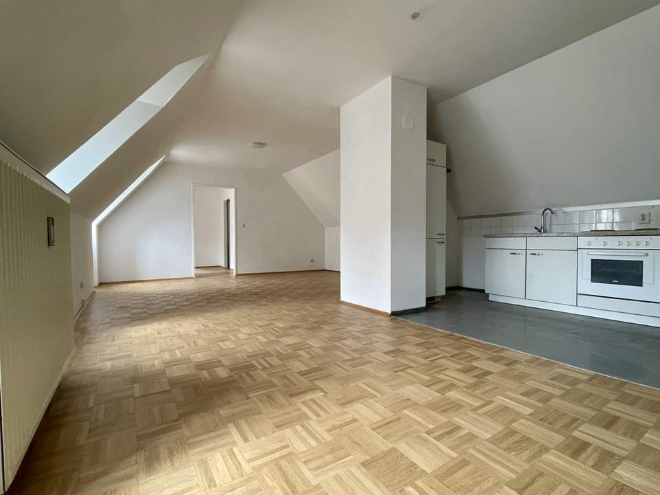 Cheap apartment in the center of Graz! Top mit ca. 78 m² Wohnfläche! Böden neu versiegelt!