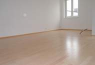 Helle 3,5-Zimmer-Wohnung mit Wintergarten, Loggia &amp; TG-Platz