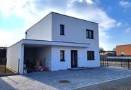 Modernes Eck-Reihenhaus in ruhiger Lage - Erstbezug