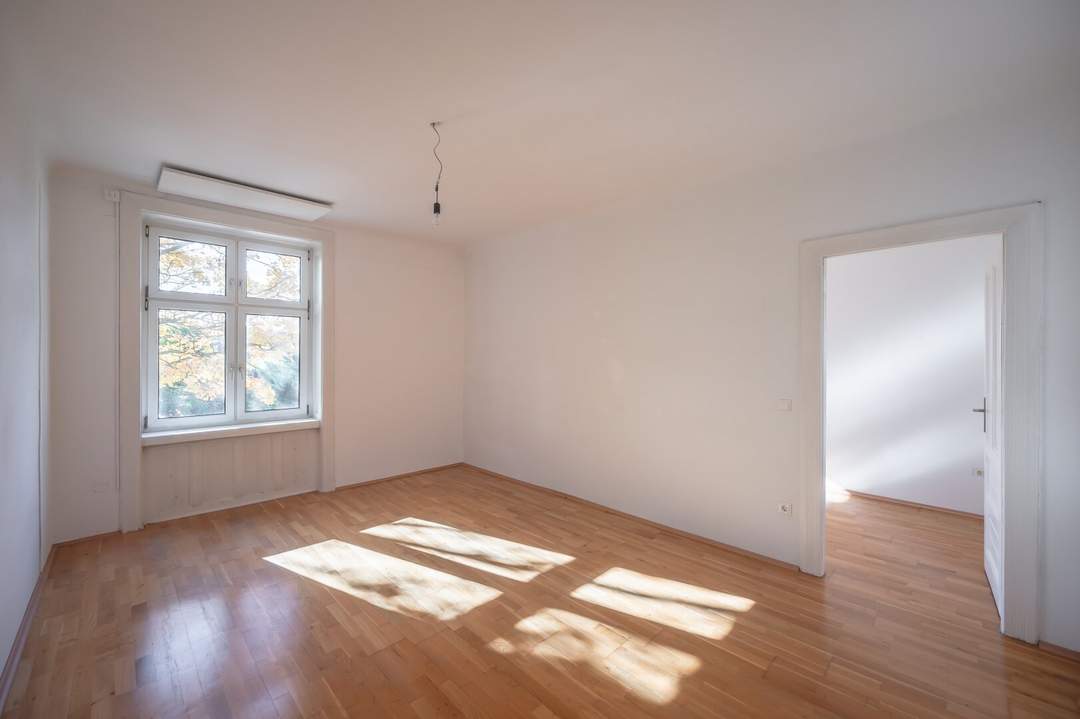 ++Fasangarten++ Altbau mit Potenzial – 2 Zimmer zum Sanieren