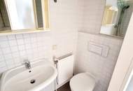 Frühlingsaktion! Entzückende Wohnung im Dachgeschoss in Best- und Ruhelage! Mit Sanierungsbedarf oder als Erstbezug nach Sanierung + Rundum saniertes Traumhaus! Jetzt zugreifen!