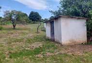 Zweifamilienhaus mit Nebengebäuden – Option: Kauf von 9.937 m² angrenzender landwirtschaftlicher Fläche möglich