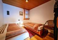 Prächtiges Doppelhaus geteilt in 2 Wohneinheiten in Aussichtslage in Omes – Skigebiete, Tiroler Flair, u. v. m.!