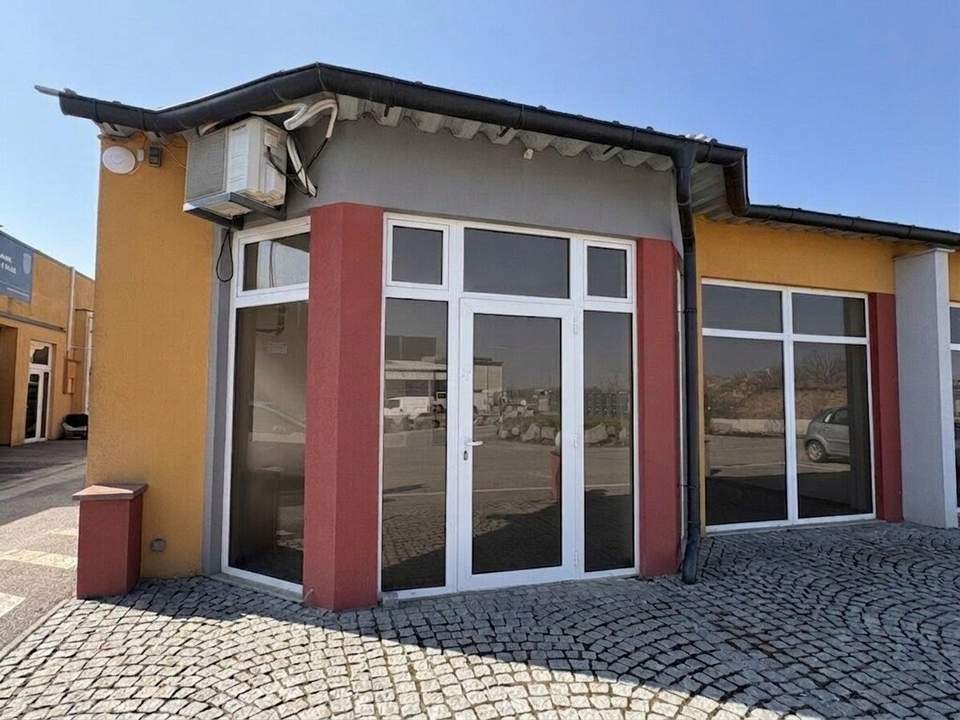PROVISIONSFREI!!! Sehr schöne, sonnige Halle, Lager, Werkstatt mitten in Areal200 in Sollenau SR3