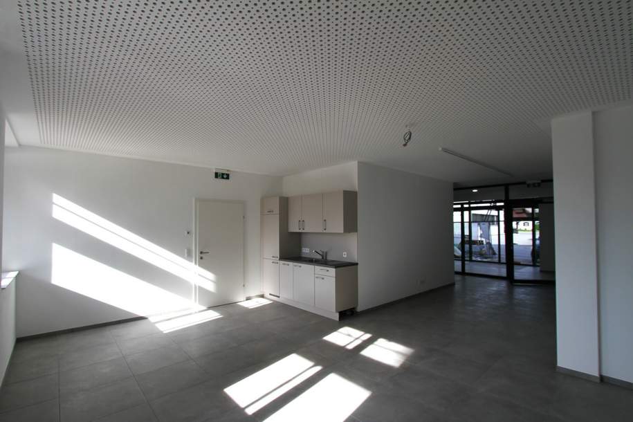 Attraktives Geschäftslokal + 14 m² Lager, Gewerbeobjekt-miete, 1.206,00,€, 4894 Vöcklabruck
