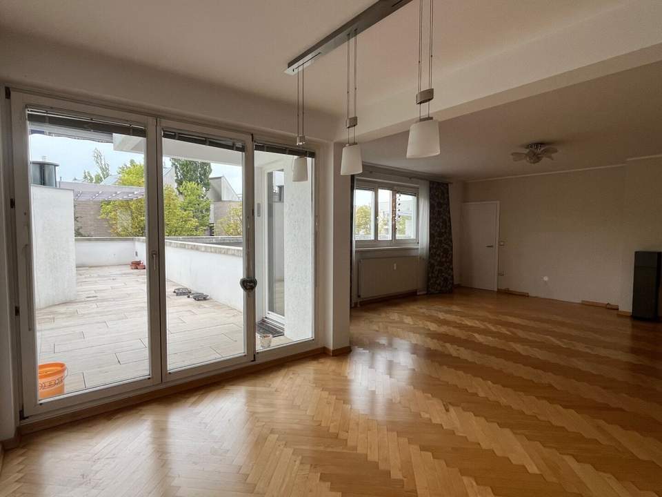 Sehr schöne 5 Zimmer-Maisonette mit großer Terrasse