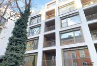 GROSSARTIGE DACHGESCHOSSWOHNUNG sofort beziehbar: Straßenseitige, moderne 4-Zimmerwohnung mit großer Terrasse!