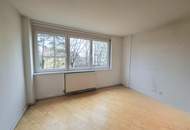 SUPER LAGE !! Renovierungsbedürftige 3-Zimmer Wohnung