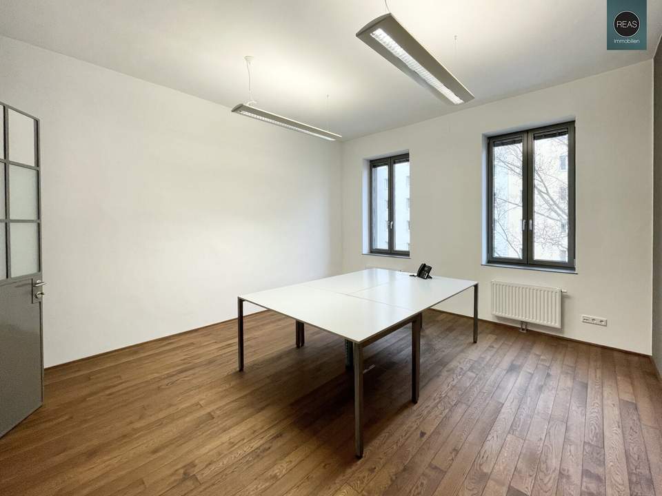 All-In Zimmer zur Vermietung im Gemeinschaftsbüro - Loft mit bester Ausstattung und Balkon in der Brotfabrik Wien!