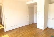 Schöne 2-Zimmer-DG-Wohnung mit Terrasse und Klimaanlage