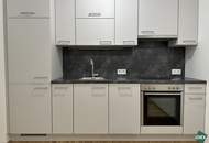Helle 2-Zimmer-Balkonwohnung ab 01.12., wenige Schritte zur U1 Rennbahnweg