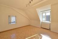 Tolle Eigentumswohnung im Dachgeschoß in sehr guter Lage mit einem eigenen Parkplatz